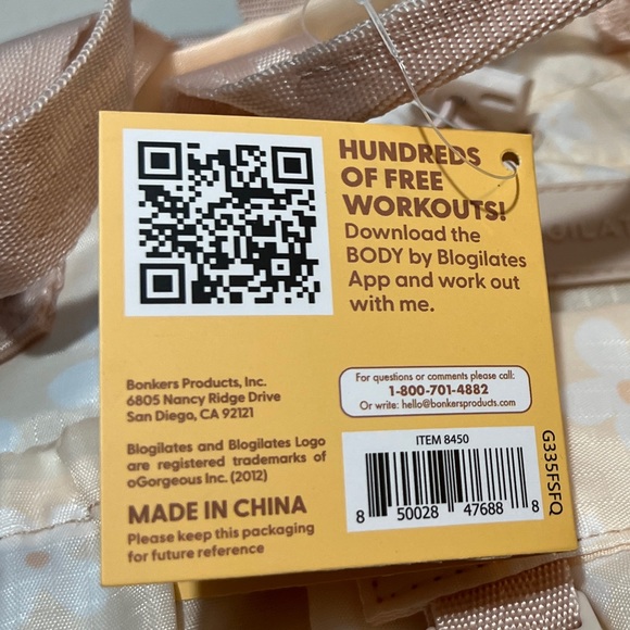 NEW Blogilates Water Bottle Sling - Peach - Picture 3 of 3